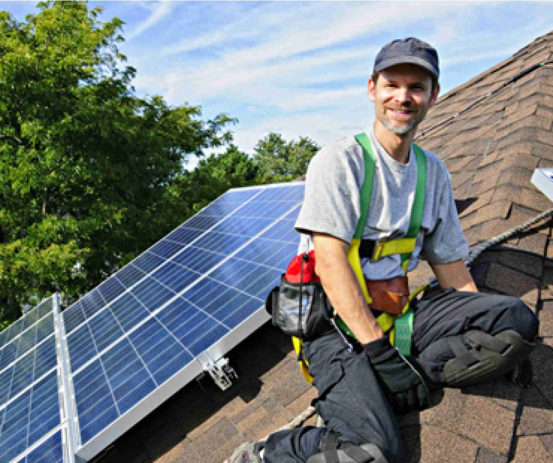 Instalación de sistemas de energía solar en hogares y empresas