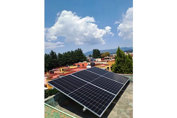 Sistema de Paneles con capacidad instalada 3.85 Kwp